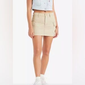 NEW Levi’s 94 CARGO TWILL MINI SKIRT